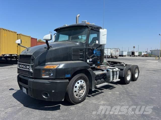 Mack AN64T Prime Movers