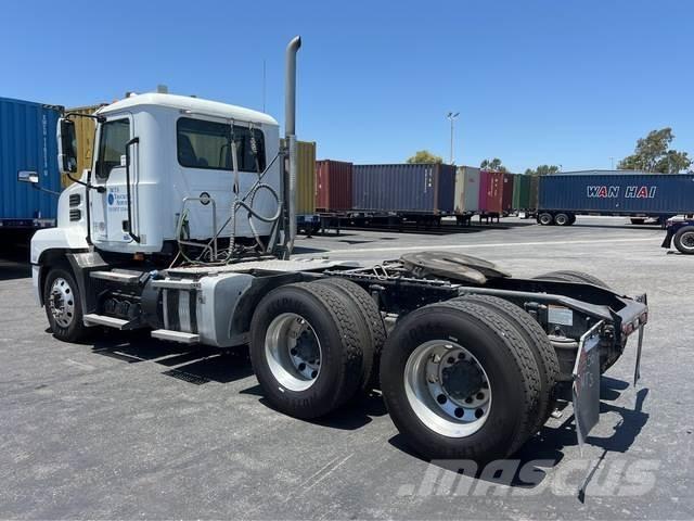 Mack AN64T Prime Movers