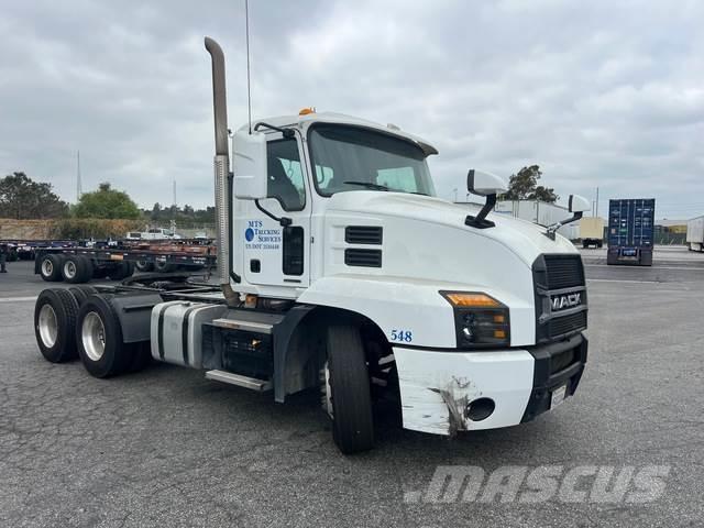 Mack AN64T Prime Movers