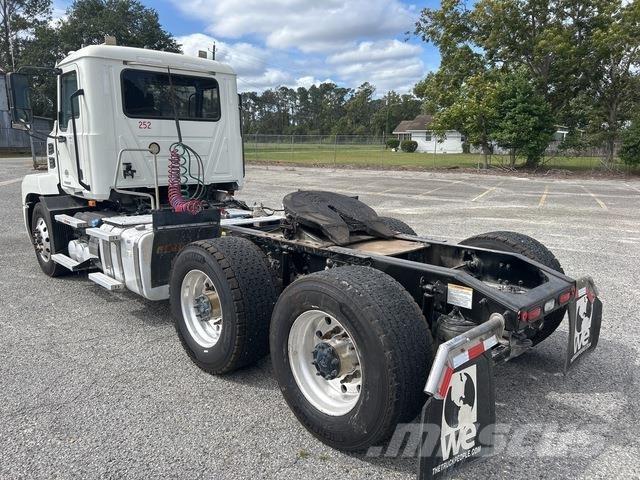 Mack AN64T Prime Movers