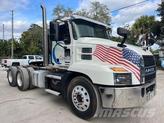 Mack AN64T Prime Movers