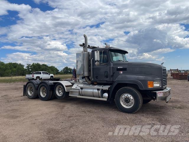 Mack CH613 Prime Movers
