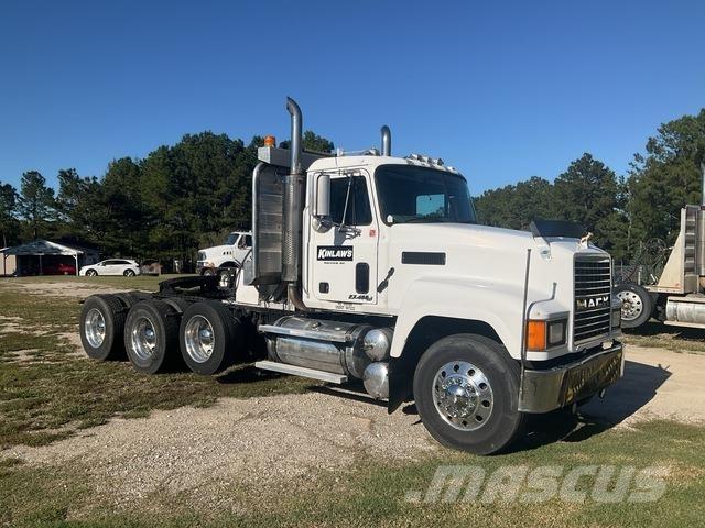 Mack CH613 Prime Movers