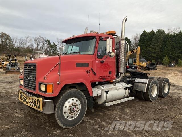 Mack CH613 Prime Movers