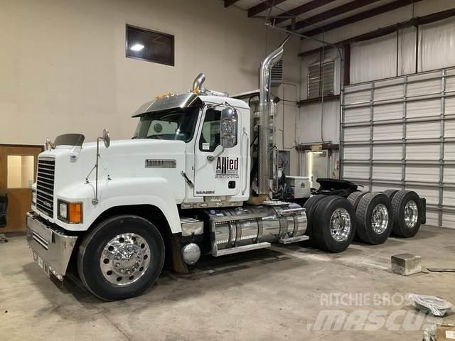 Mack CHU613 Prime Movers