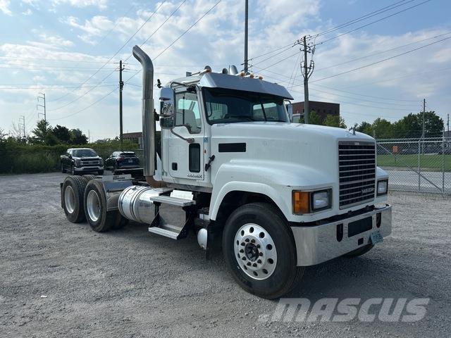 Mack CHU613 Prime Movers