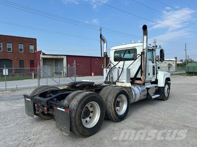Mack CHU613 Prime Movers