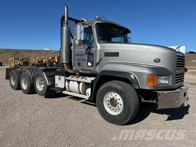 Mack CL713 Prime Movers