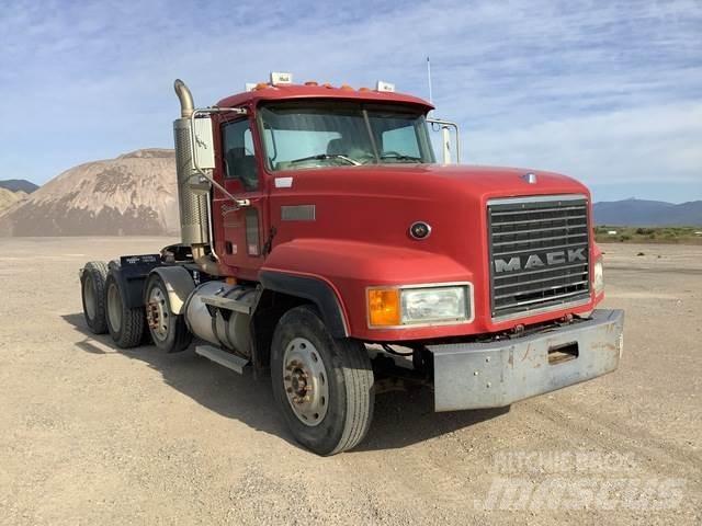Mack CL733 Prime Movers