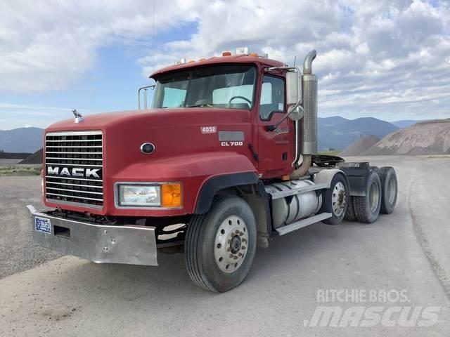 Mack CL733 Prime Movers