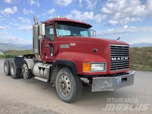 Mack CL733 Prime Movers