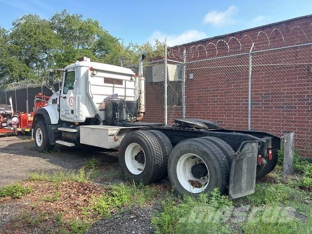 Mack CTP713 Prime Movers
