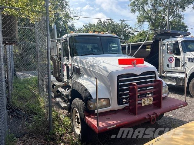 Mack CTP713 Prime Movers