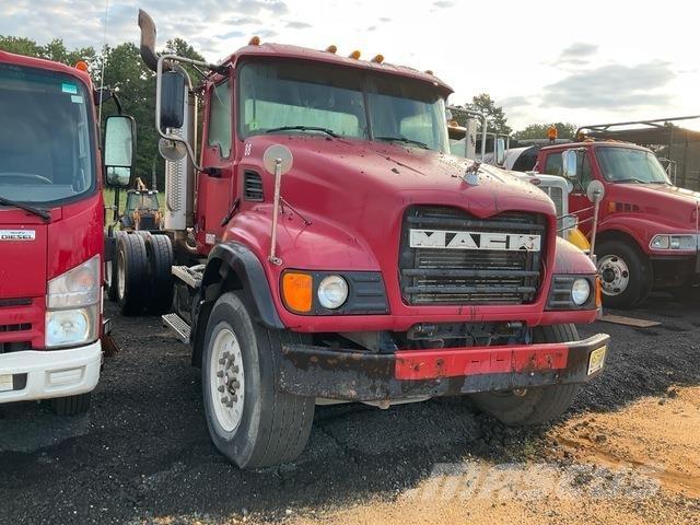 Mack CV713 Cabins and interior