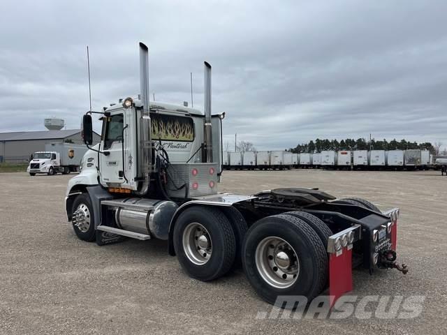 Mack CXN613 Prime Movers