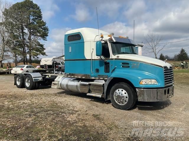Mack CXU Prime Movers