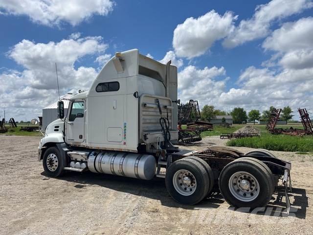 Mack CXU600 Prime Movers