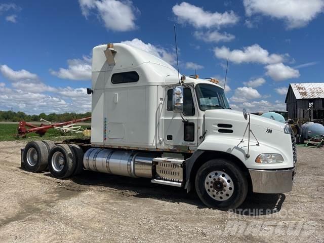 Mack CXU600 Prime Movers