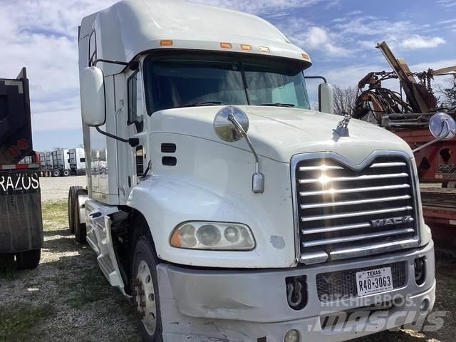 Mack CXU613 Prime Movers