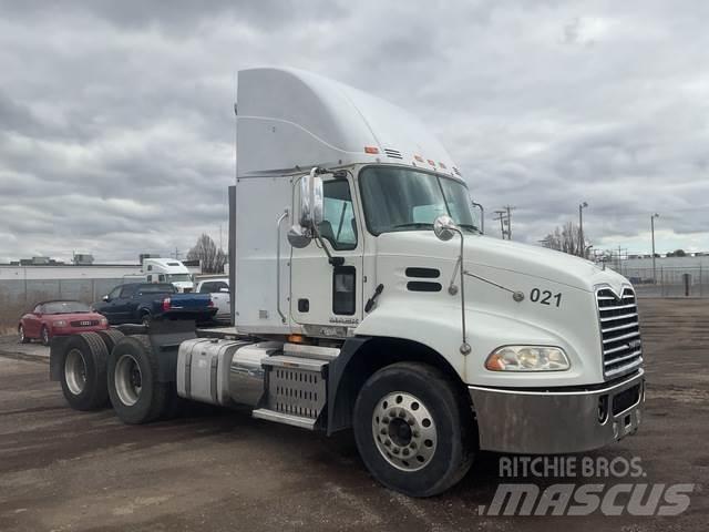 Mack CXU613 Prime Movers