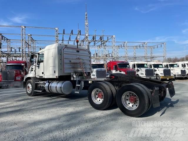 Mack CXU613 Prime Movers