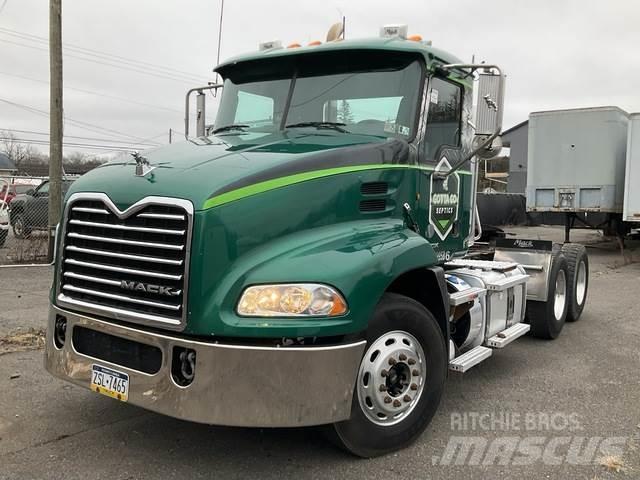Mack CXU613 Prime Movers