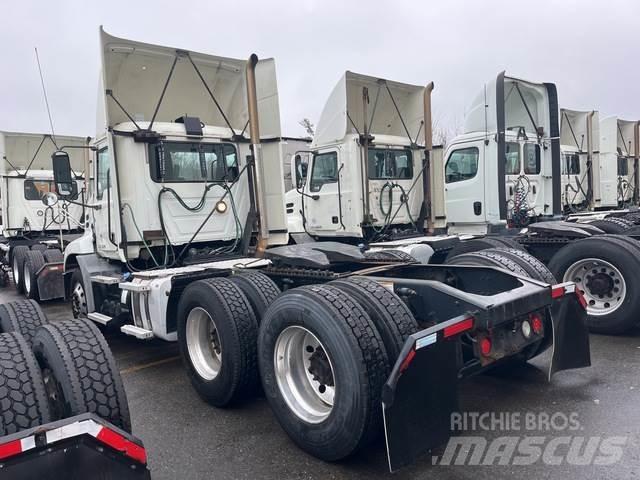 Mack CXU613 Prime Movers