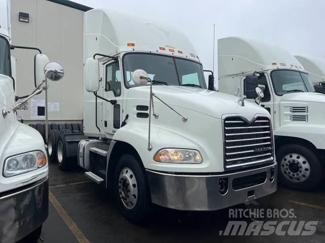 Mack CXU613 Prime Movers