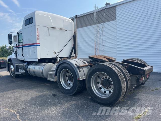 Mack CXU613 Prime Movers