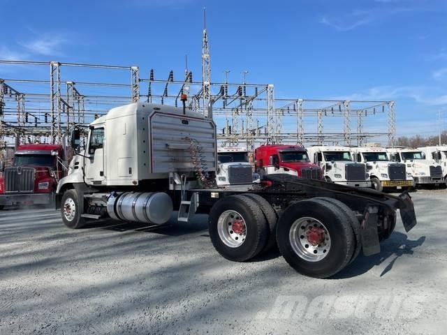 Mack CXU613 Prime Movers