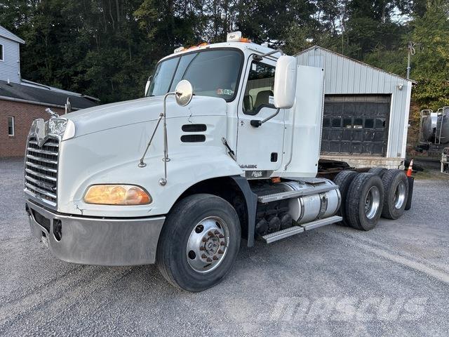 Mack CXU613 Prime Movers