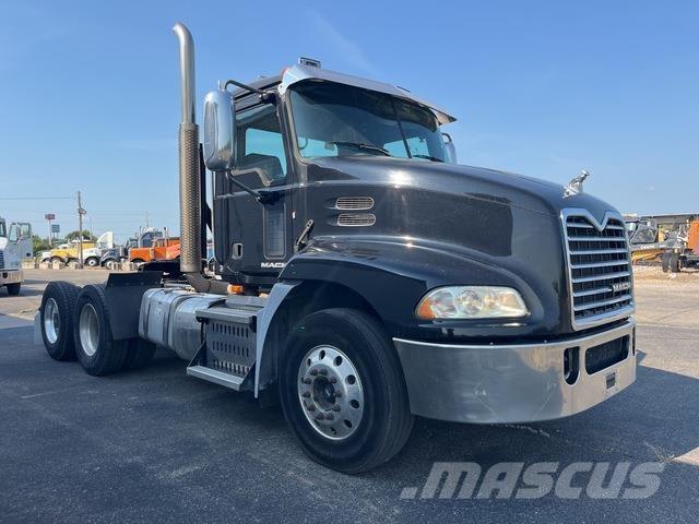Mack CXU613 Prime Movers
