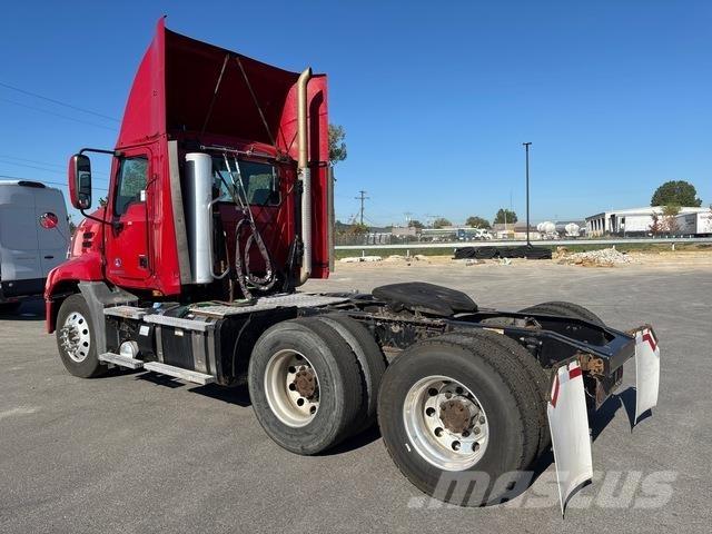 Mack CXU613 Prime Movers