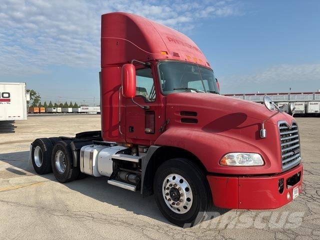 Mack CXU613 Prime Movers
