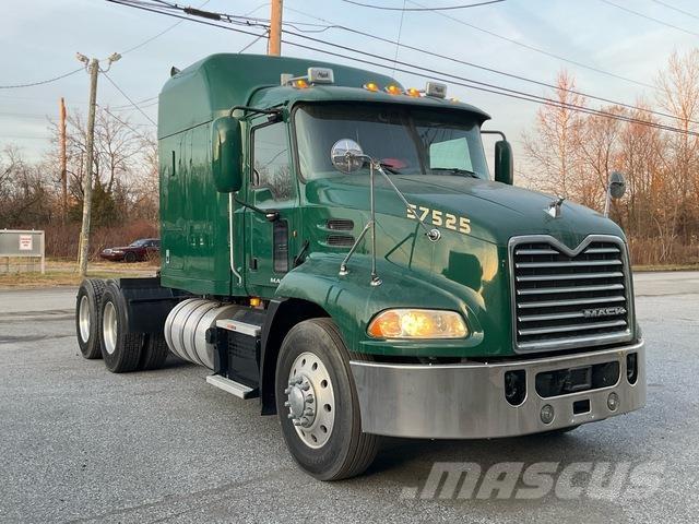 Mack CXU613 Prime Movers