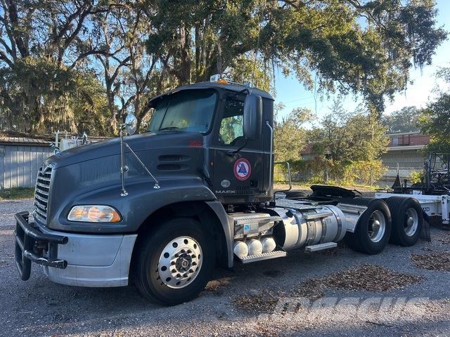 Mack CXU613 Prime Movers