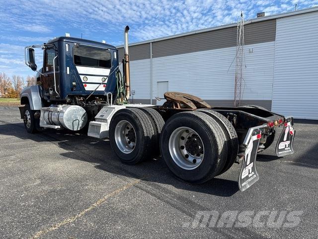 Mack CXU613 Prime Movers