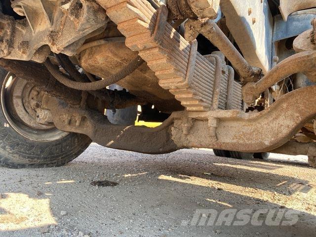 Mack DM686S Tipper trucks
