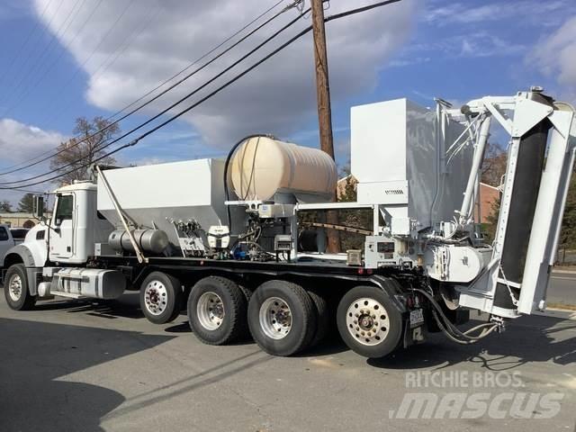 Mack GU713 Concrete trucks