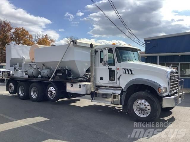 Mack GU713 Concrete trucks