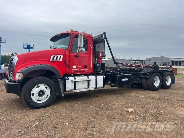 Mack GU713 Skip bin truck
