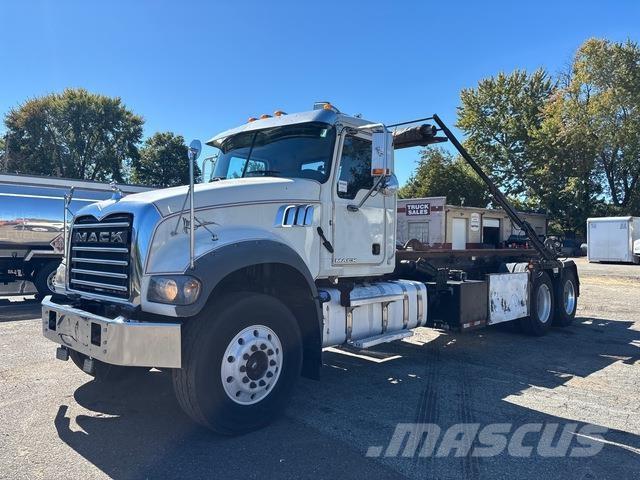 Mack GU713 Skip bin truck