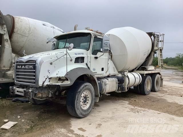 Mack GU813 Other trucks
