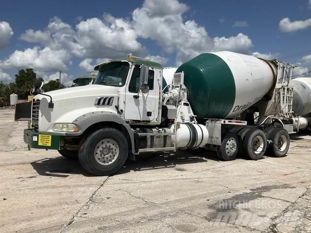 Mack GU813 Other trucks