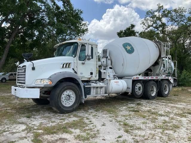 Mack GU813 Other trucks