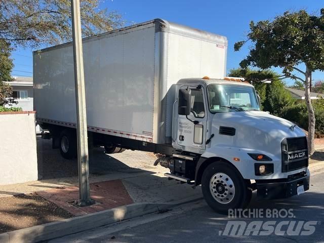 Mack MD Box trucks