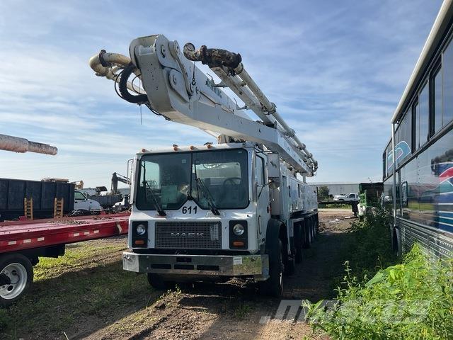 Mack MR688S Concrete pumps
