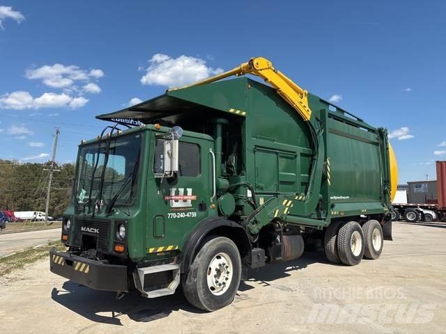 Mack MR690S Waste trucks