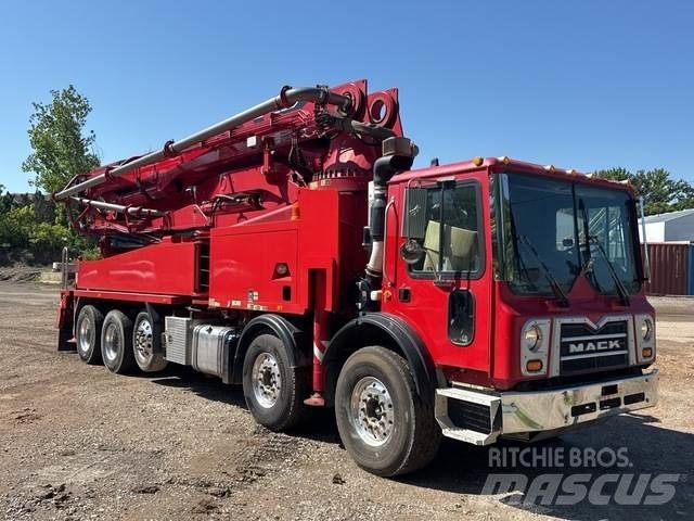 Mack MRU613 Concrete pumps