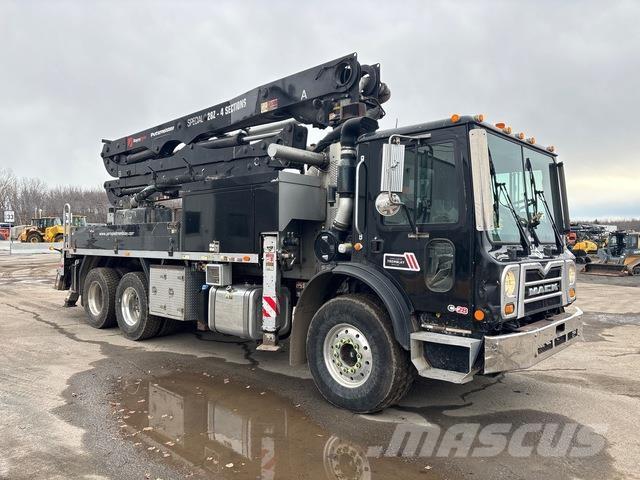 Mack MRU613 Concrete pumps